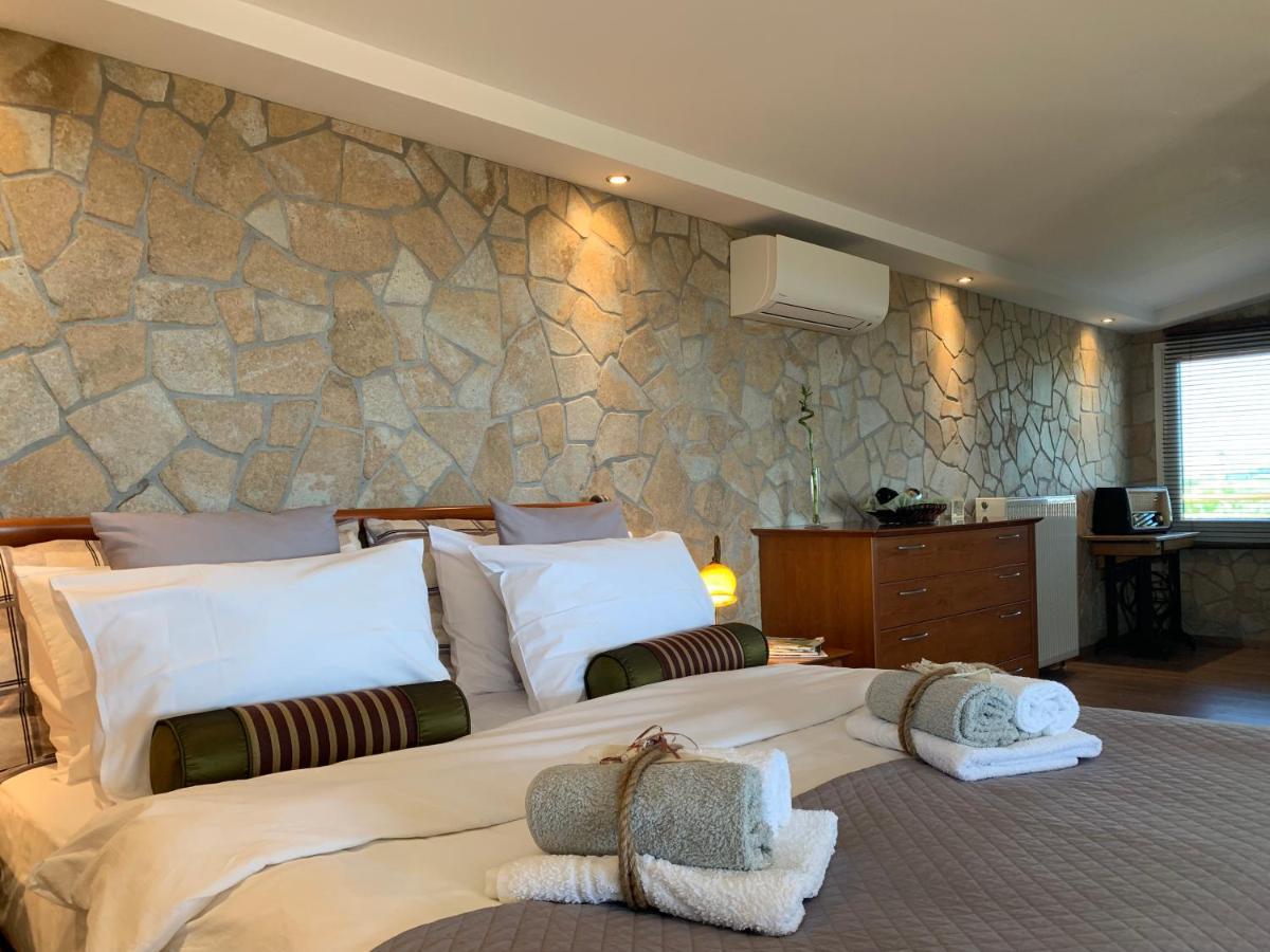 Апартаменты Doormat# Wait 'N Sea, Jacuzzi, Luxury Stone House Эпаноми Экстерьер фото
