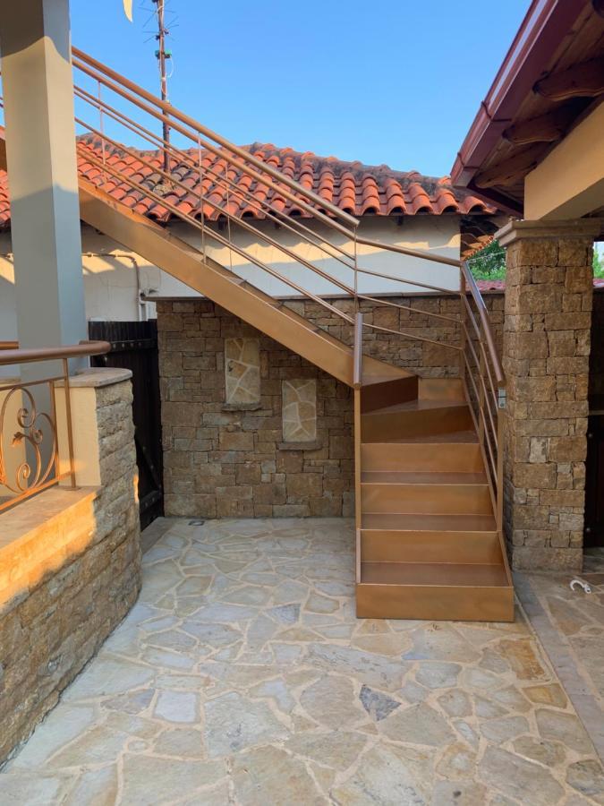 Апартаменты Doormat# Wait 'N Sea, Jacuzzi, Luxury Stone House Эпаноми Экстерьер фото