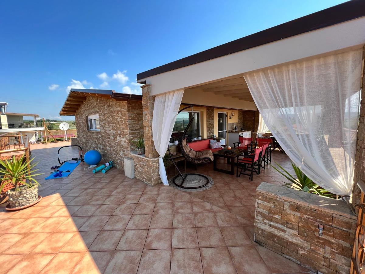 Апартаменты Doormat# Wait 'N Sea, Jacuzzi, Luxury Stone House Эпаноми Экстерьер фото