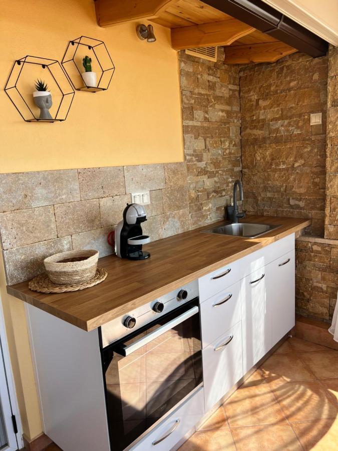 Апартаменты Doormat# Wait 'N Sea, Jacuzzi, Luxury Stone House Эпаноми Экстерьер фото