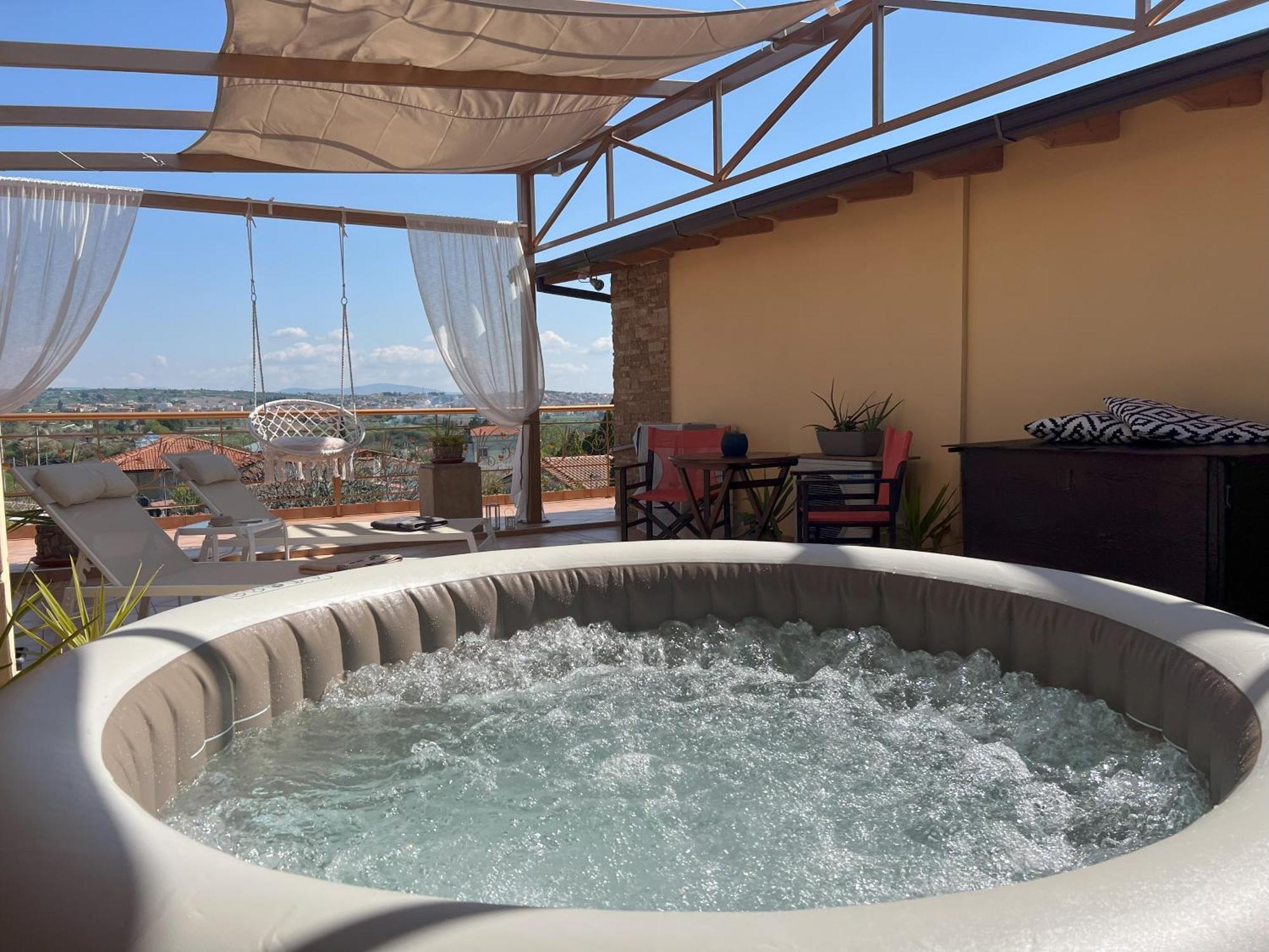 Апартаменты Doormat# Wait 'N Sea, Jacuzzi, Luxury Stone House Эпаноми Экстерьер фото